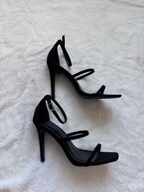 Wild Diva 3 strap heels